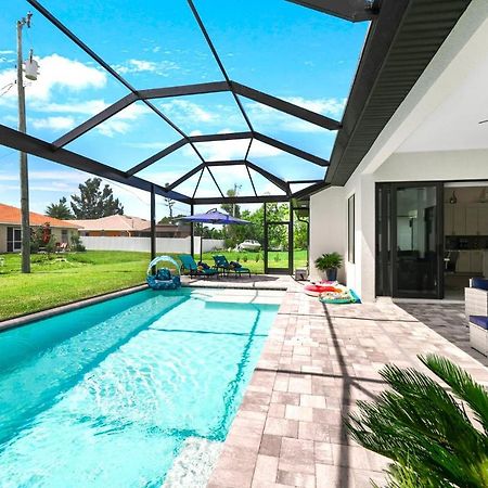 Perfect Oasis Retreat ! 2023 Luxury Built Home, Heated Pool And Games Cape Coral Exterior photo