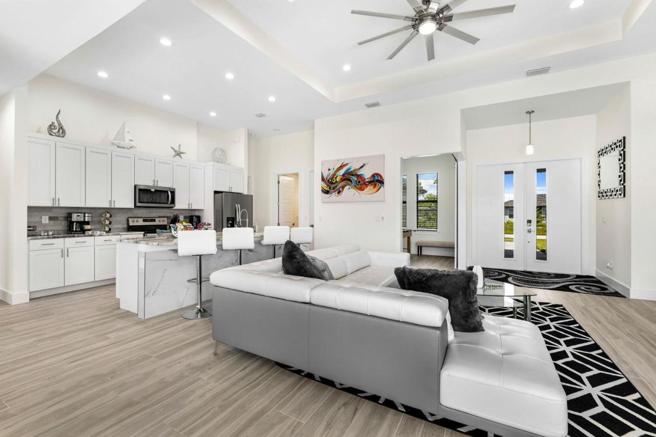 Perfect Oasis Retreat ! 2023 Luxury Built Home, Heated Pool And Games Cape Coral Exterior photo