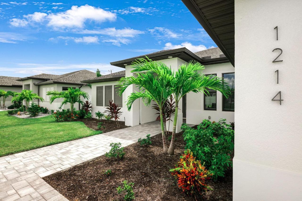 Perfect Oasis Retreat ! 2023 Luxury Built Home, Heated Pool And Games Cape Coral Exterior photo